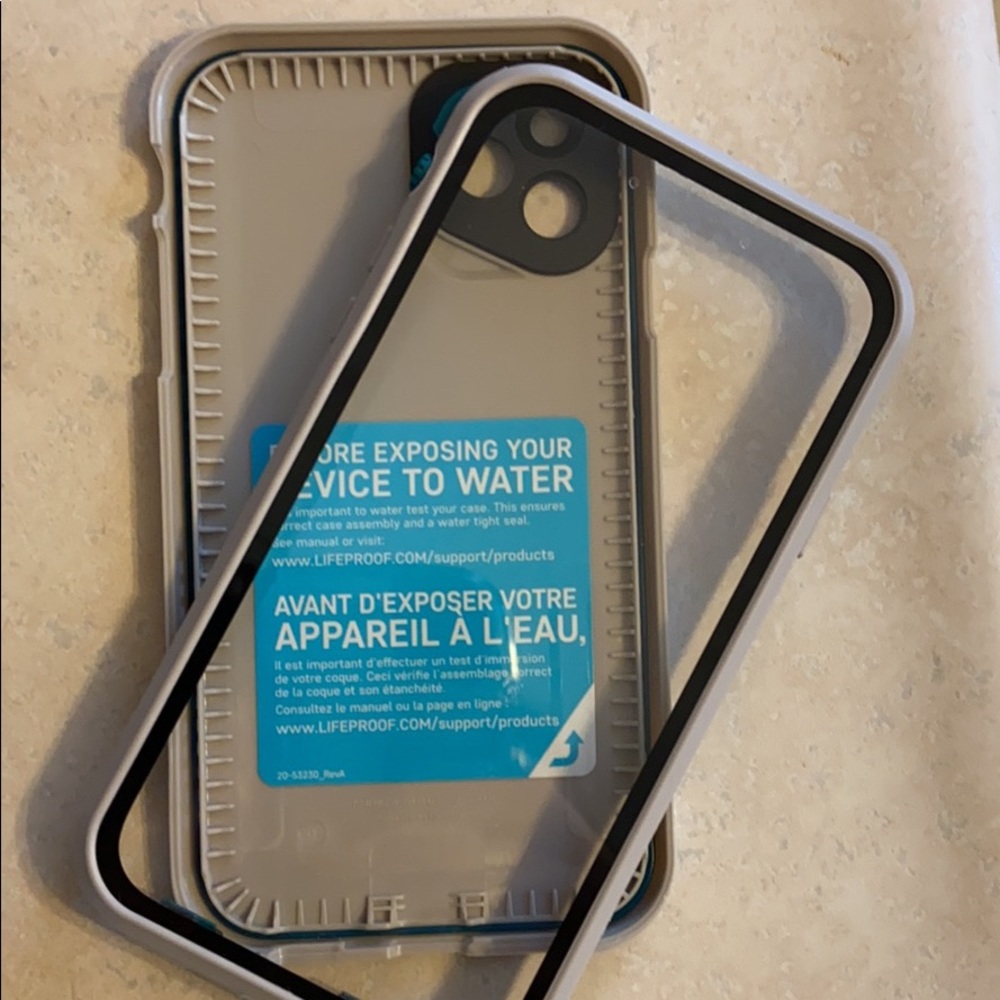 iPhone 11 Lifeproof FRE case - waterproof